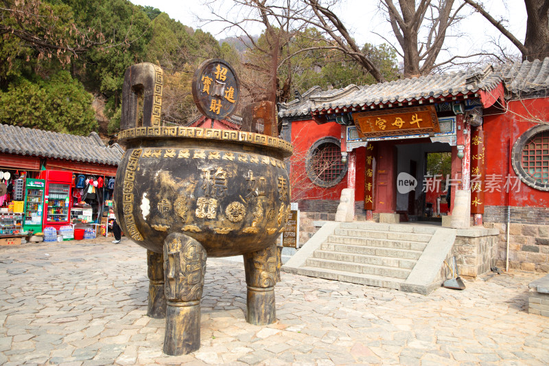 山东泰山景区斗母宫