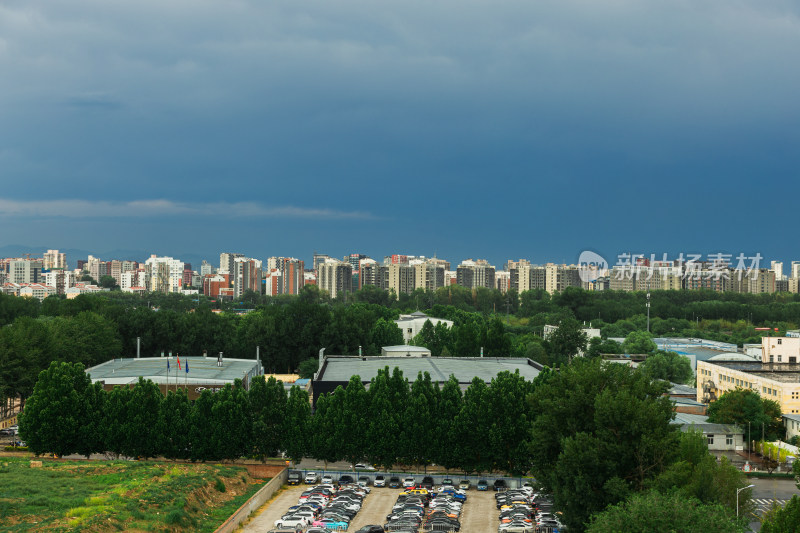 雨中的城市风光