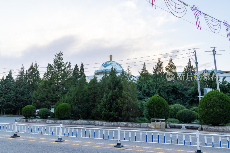 马路车辆城市街道