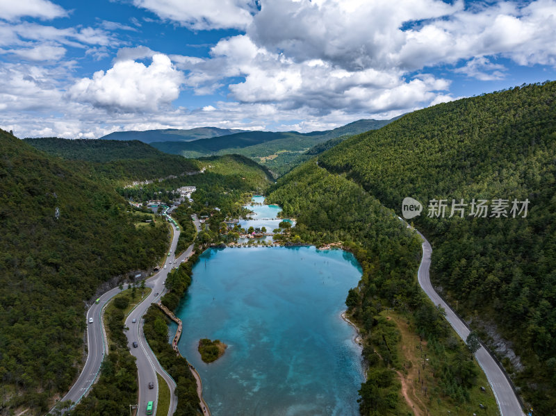 云南丽江玉龙雪山蓝月谷梯田流水高空航拍