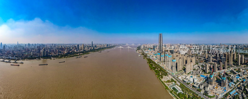 湖北武汉长江两岸城市风光全景图航拍