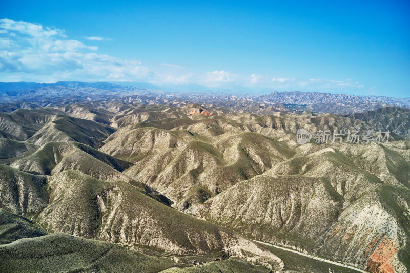 西北荒漠丘陵地表景观