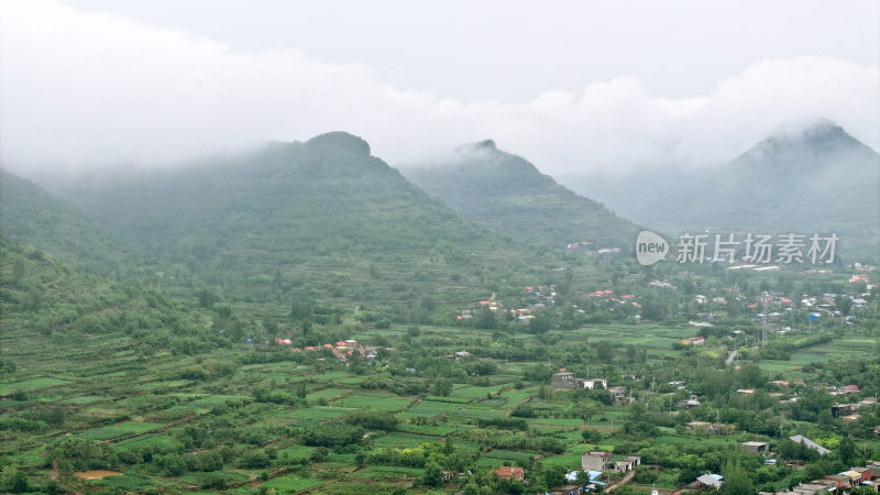 山东枣庄山亭区群峰拥翠山如画