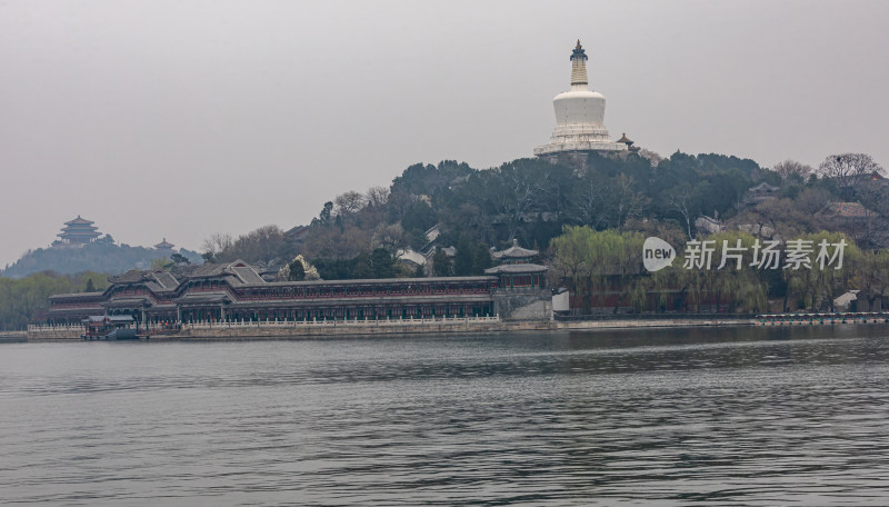 北京北海公园白塔建筑景观