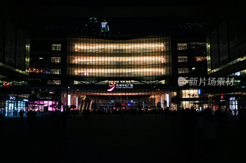 苏州城市地标夜景苏州中心广场