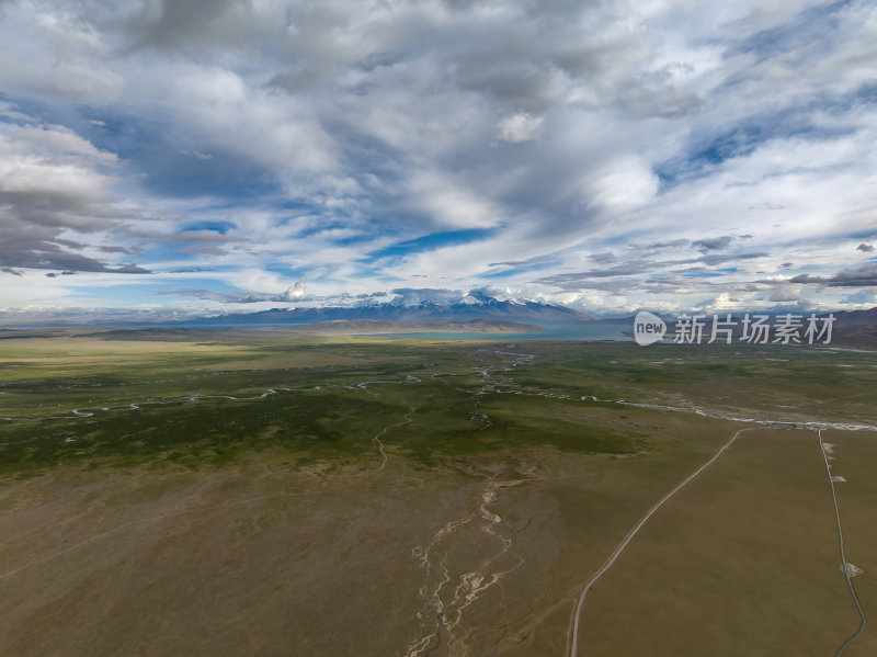 西藏阿里地区纳木那尼峰河道高空航拍