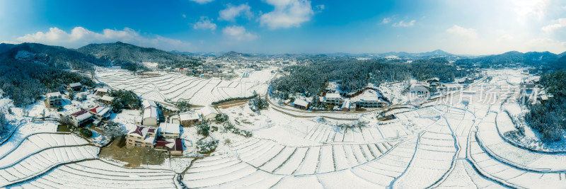 乡村雪色全景