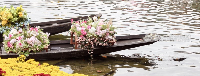 广州市荔湾湖公园水上花市花船