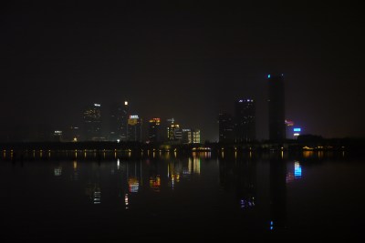 南京玄武湖畔夜景