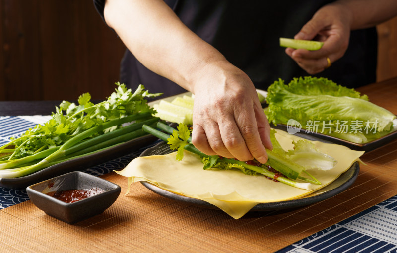 中国东北特色美食干豆腐蔬菜卷