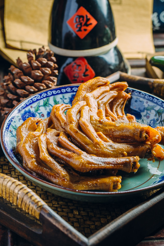 卤鸭爪美食