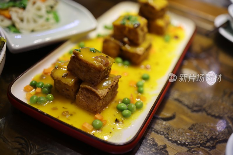 云南菜：红烧包浆豆腐