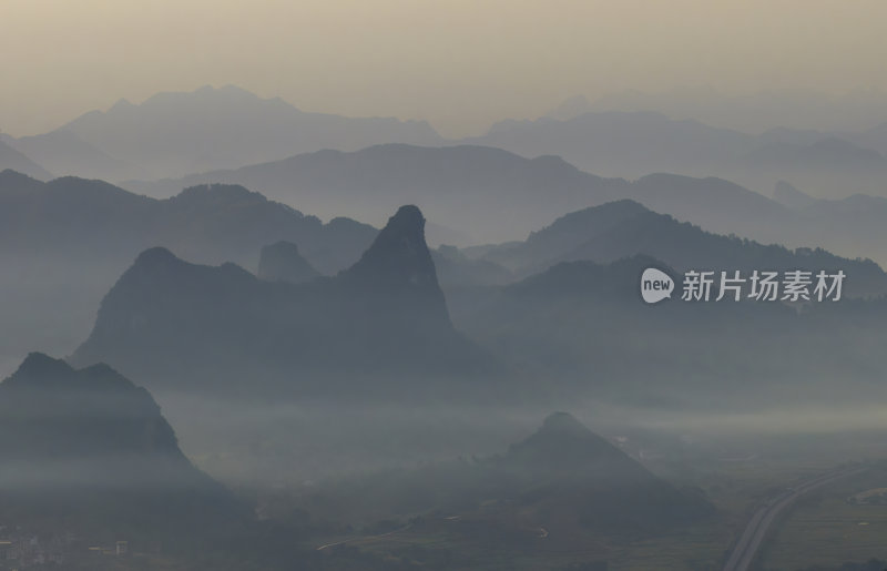 广西桂林山水水墨中国风