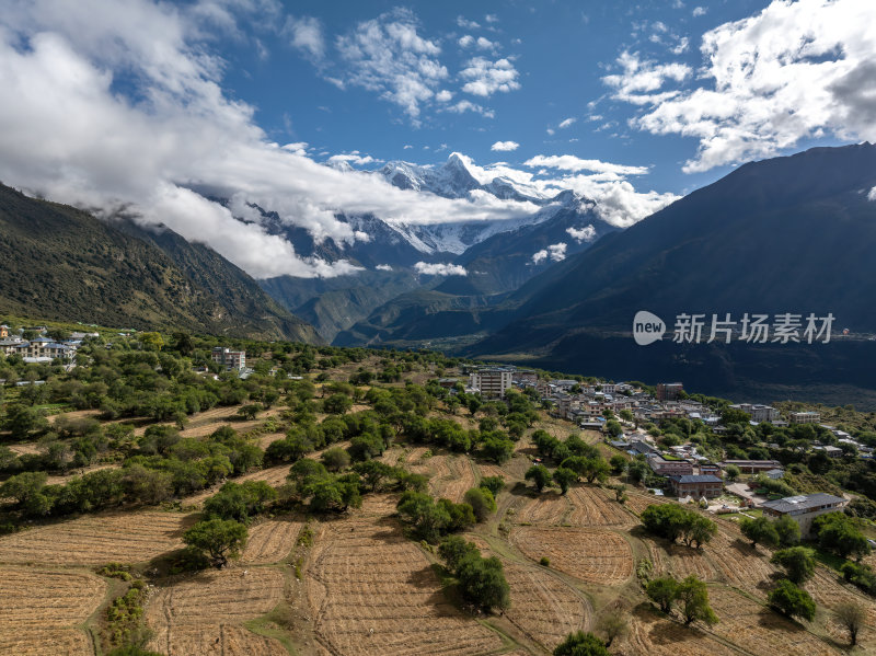 西藏林芝索松村南迦巴瓦峰雪山航拍