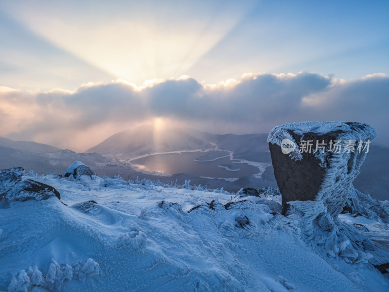 杭州临安浙西天池冬季雪景雾凇野外自然风光