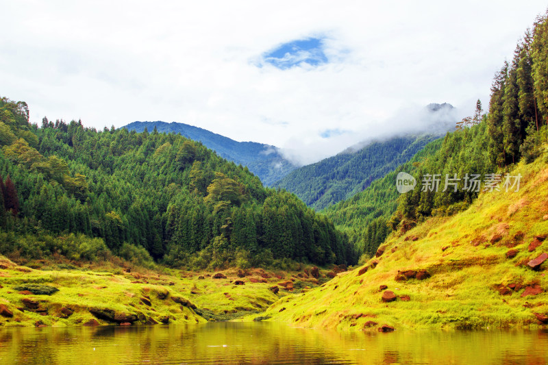 风景湖泊雅女湖