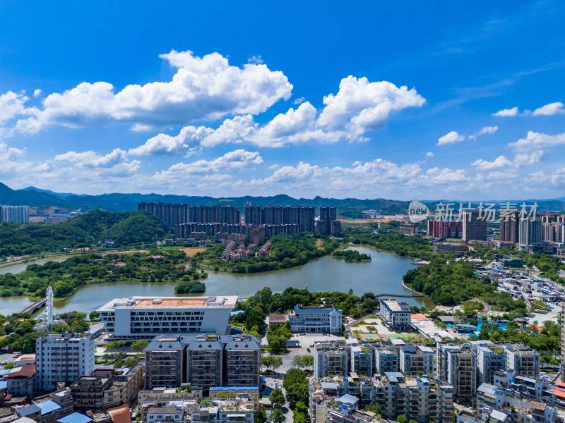 梧州城市蓝天白云航拍图