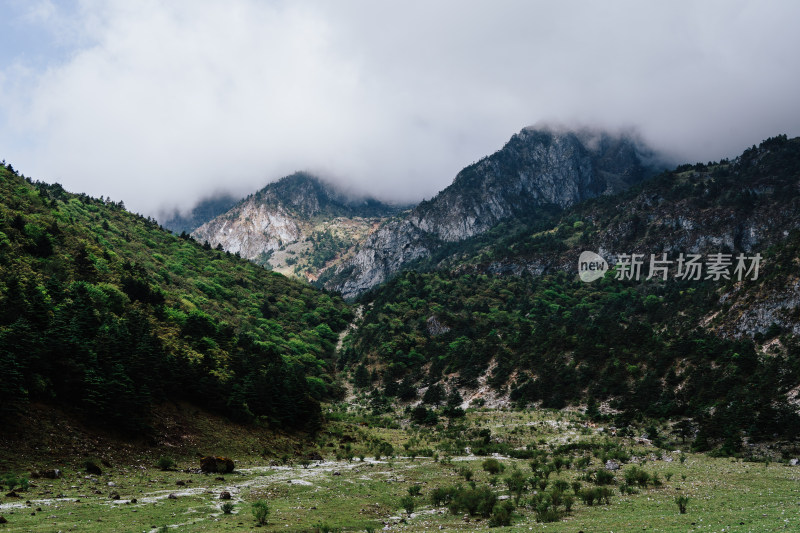 丽江玉龙雪山干河坝山脊线