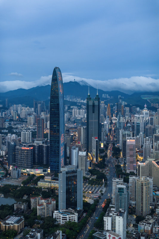 深圳罗湖CBD京基平安大厦蓝调夜景航拍