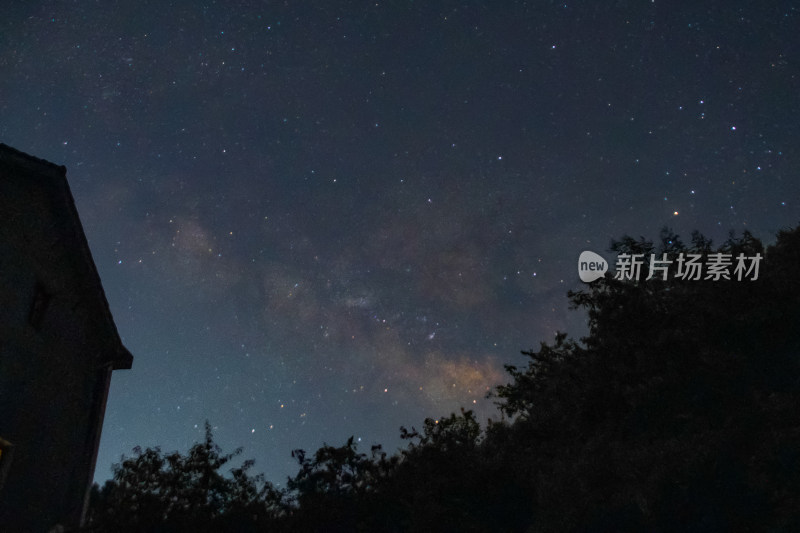 寂静夜空的星河