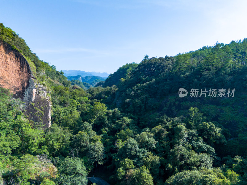 泰宁大金湖甘露寺丹霞地貌航拍图