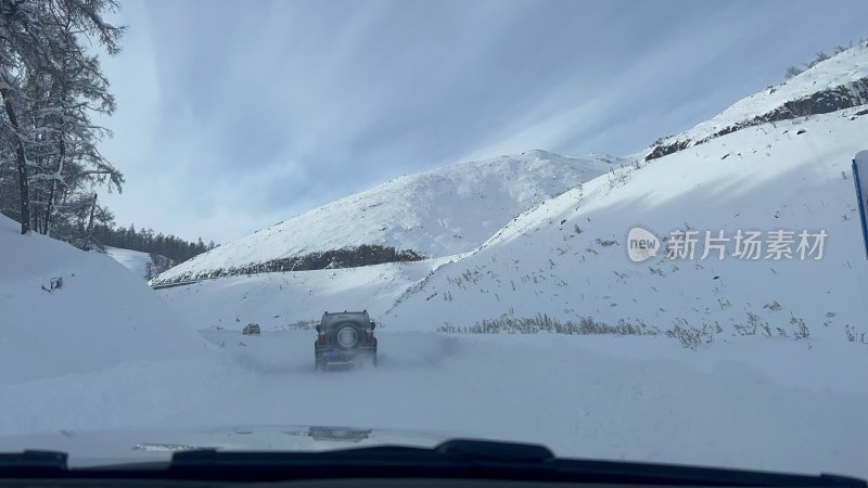 雪 雪地 新疆 雪路 驾驶 喀纳斯