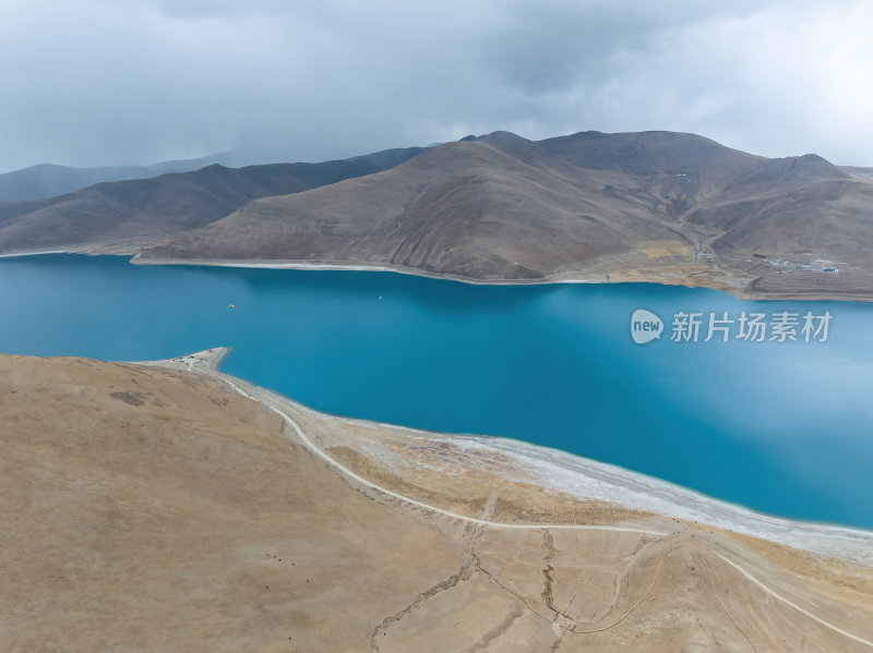 西藏山南羊卓雍措圣湖神湖蓝色高空航拍