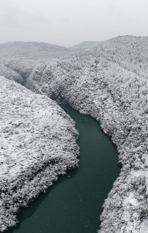 贵州黔东南大峡谷大雪冬季雪景风光银装素裹