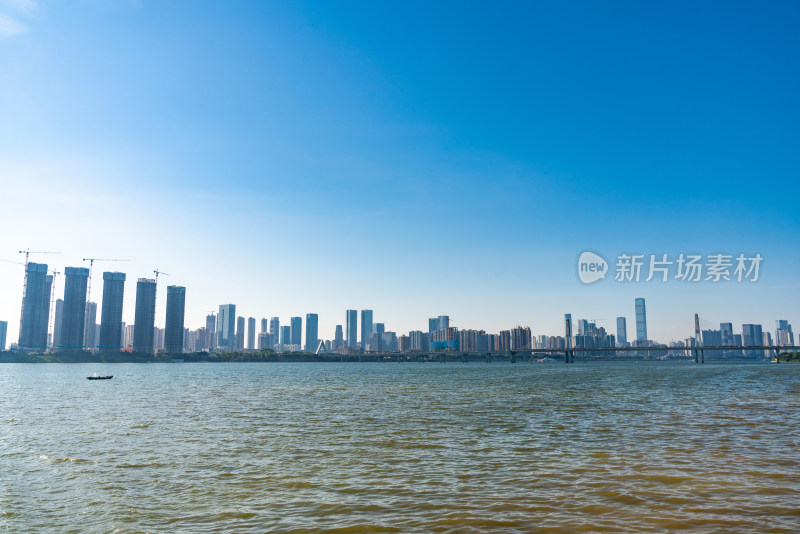 长沙湘江沿岸湖南金融中心建筑群风光