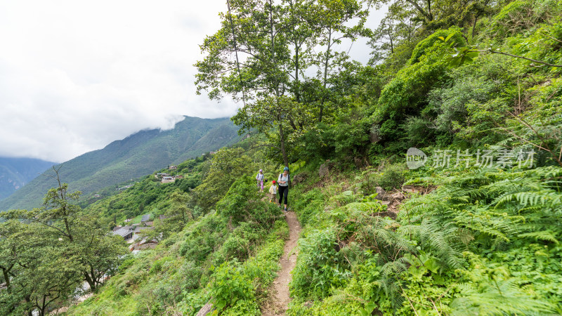 丽江虎跳峡高路徒步线