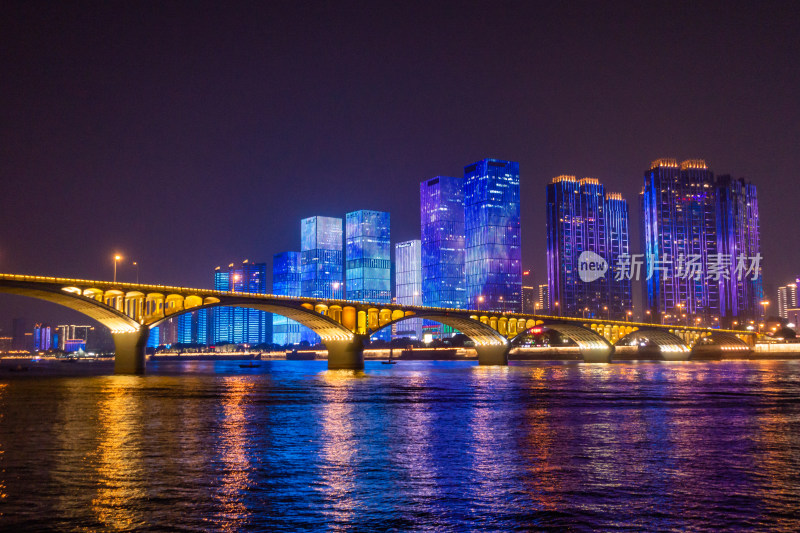 长沙市湘江夜景地标建筑灯光秀