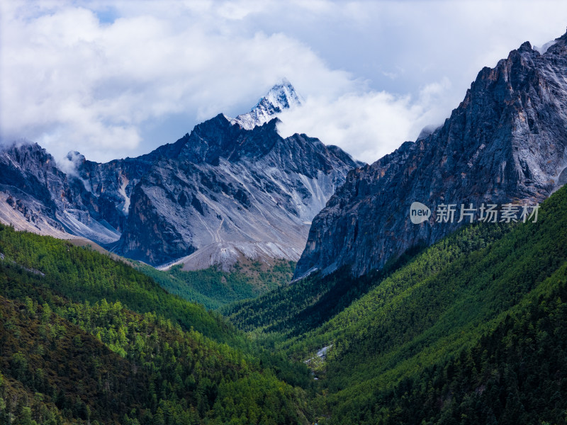 四川稻城亚丁旅游区美丽风光