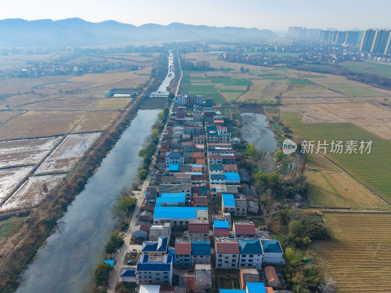 乡村住宅河流田野航拍全景