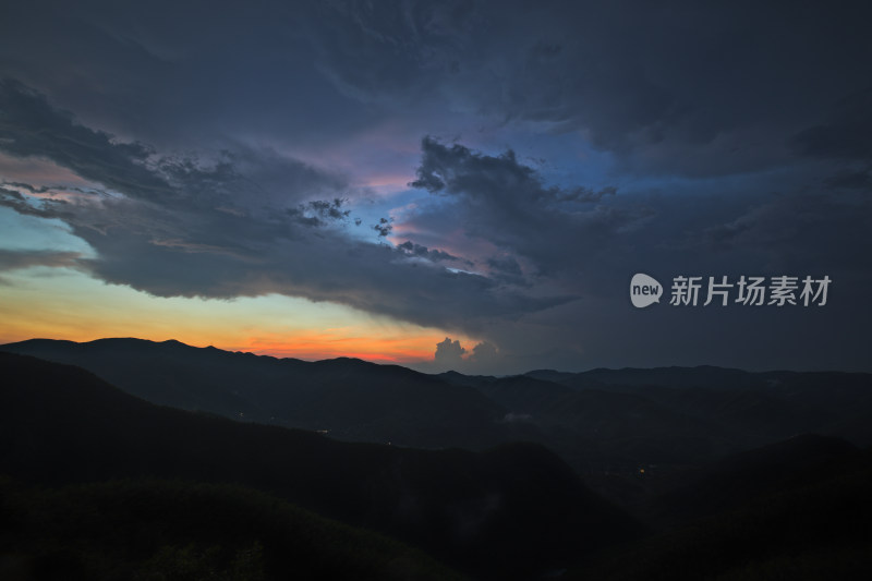 德清莫干山天空夕阳群山晚霞