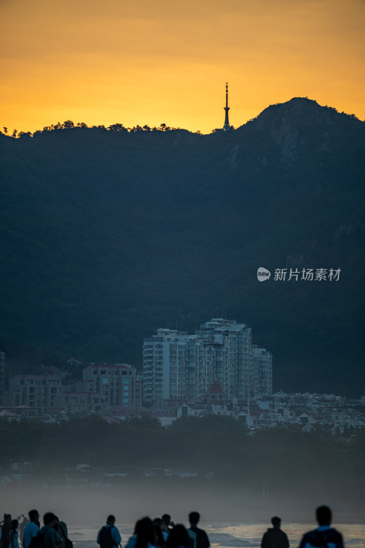 山东青岛崂山区石老人风景区海边日出景观