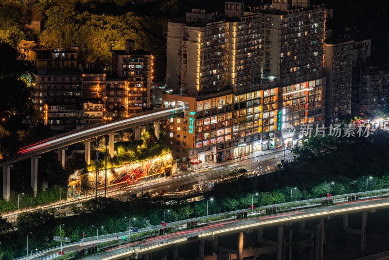 李子坝站夜景