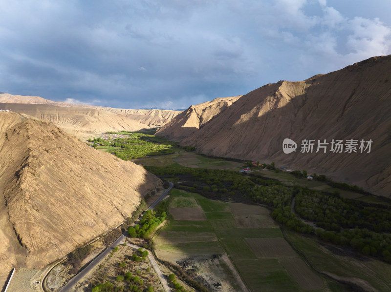 群山中的绿洲