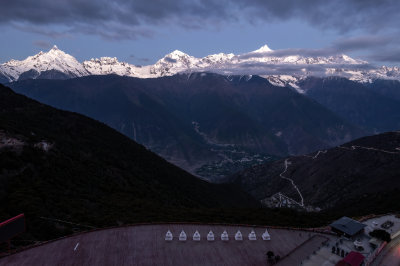 云南香格里拉飞来寺梅里雪山卡瓦博格峰航拍