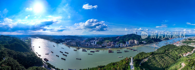 广西梧州城市风光航拍全景图