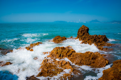 海浪礁石大海海岸线