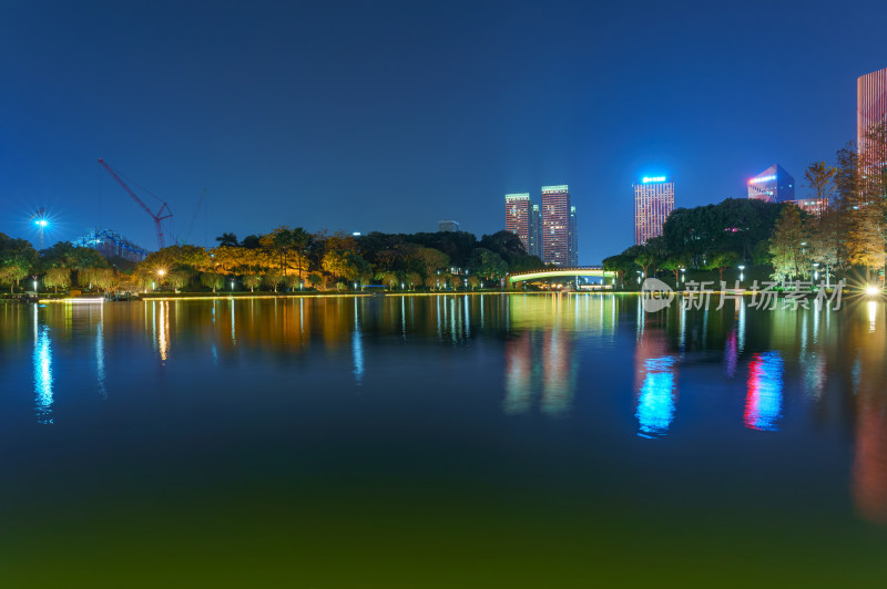 佛山千灯湖公园与城市高楼建筑夜景灯光