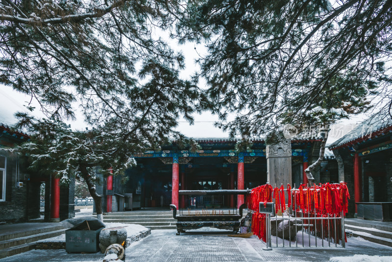 雪后的寺庙