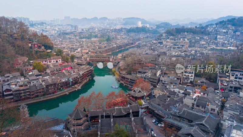 湖南湘西凤凰古城，古镇水乡航拍全景