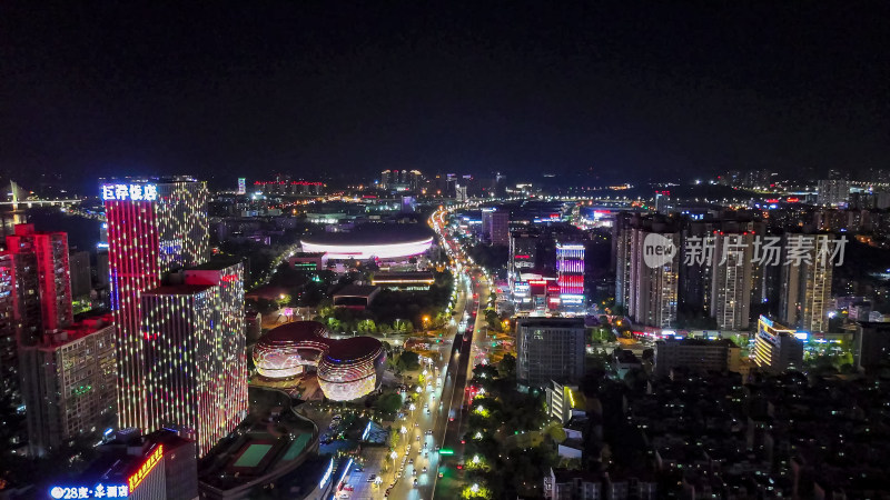 四川泸州城市大道夜景交通航拍图