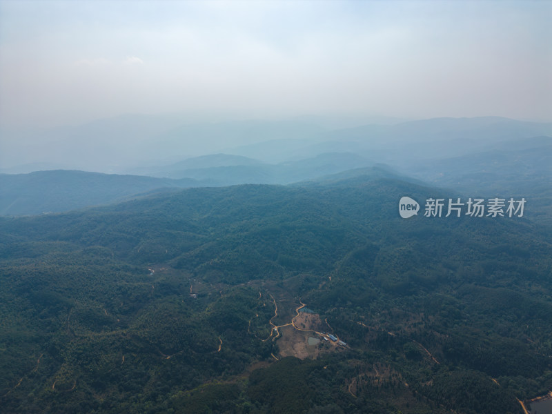 航拍郊外的山脉自然风光