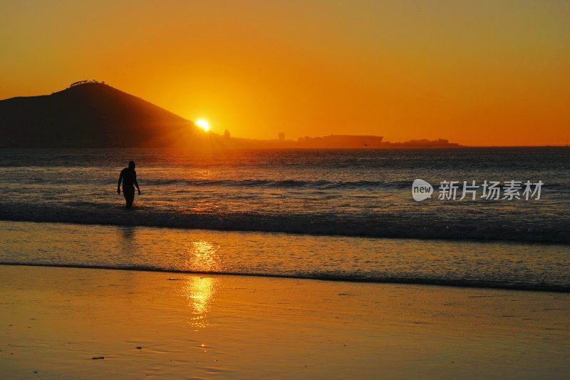 南非开普敦，Bloubergstrand Beach的日落