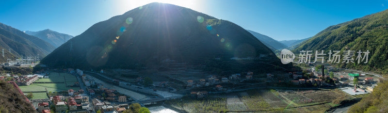 马尔康松岗村全景