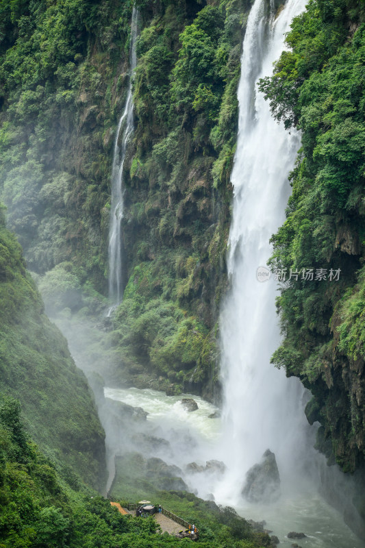 峡谷山川瀑布水流奔腾大自然风光