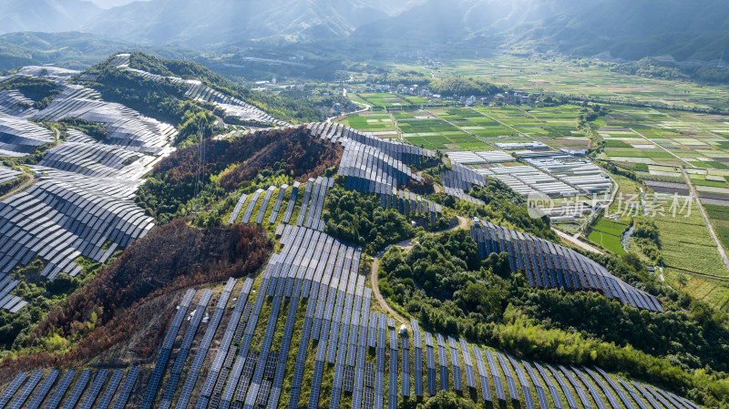 航拍大型光伏发电基地，新能源产业基地