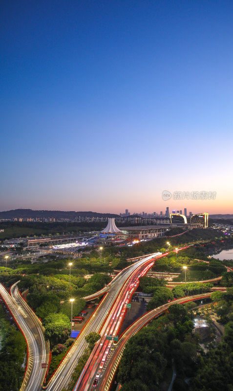 广西南宁国际会展中心城市风光建筑夜景